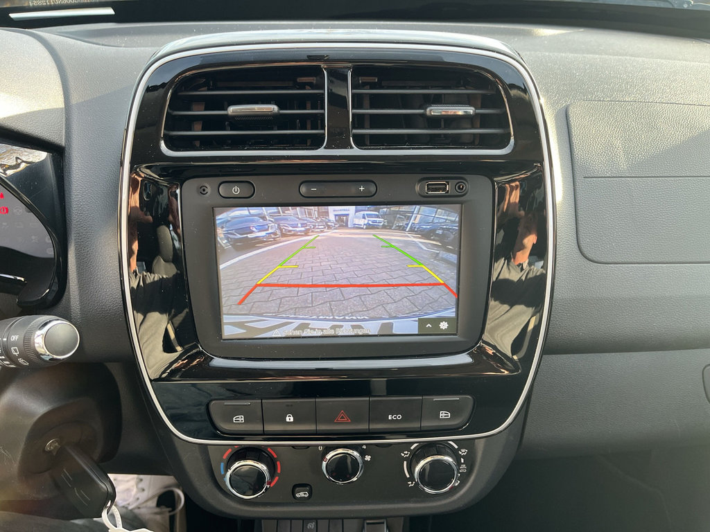DACIA Spring Essential RF-Kamera, Navi