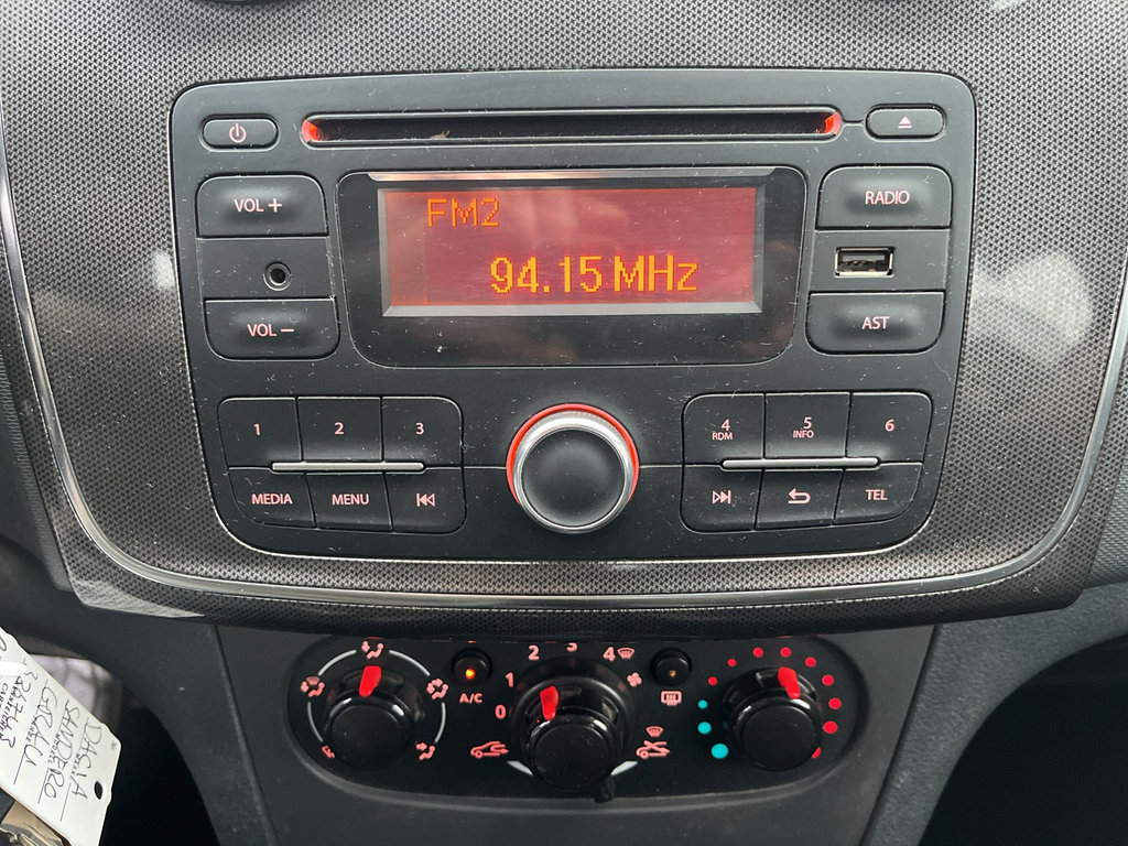 DACIA Sandero II Stepway Essential SCe 75 Klima, Radio DACIA Sandero II Stepway Essential SCe 75 Klima, Radio