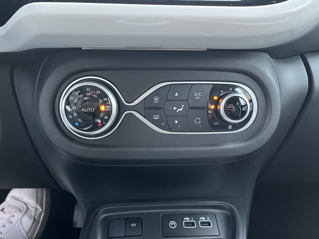 RENAULT Twingo E-Tech Techno RF-Kamera