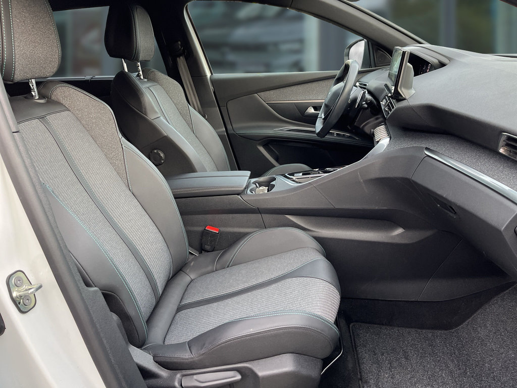 PEUGEOT 5008 1.2 PureTech 130 Allure Pack 7-Sitze, LED