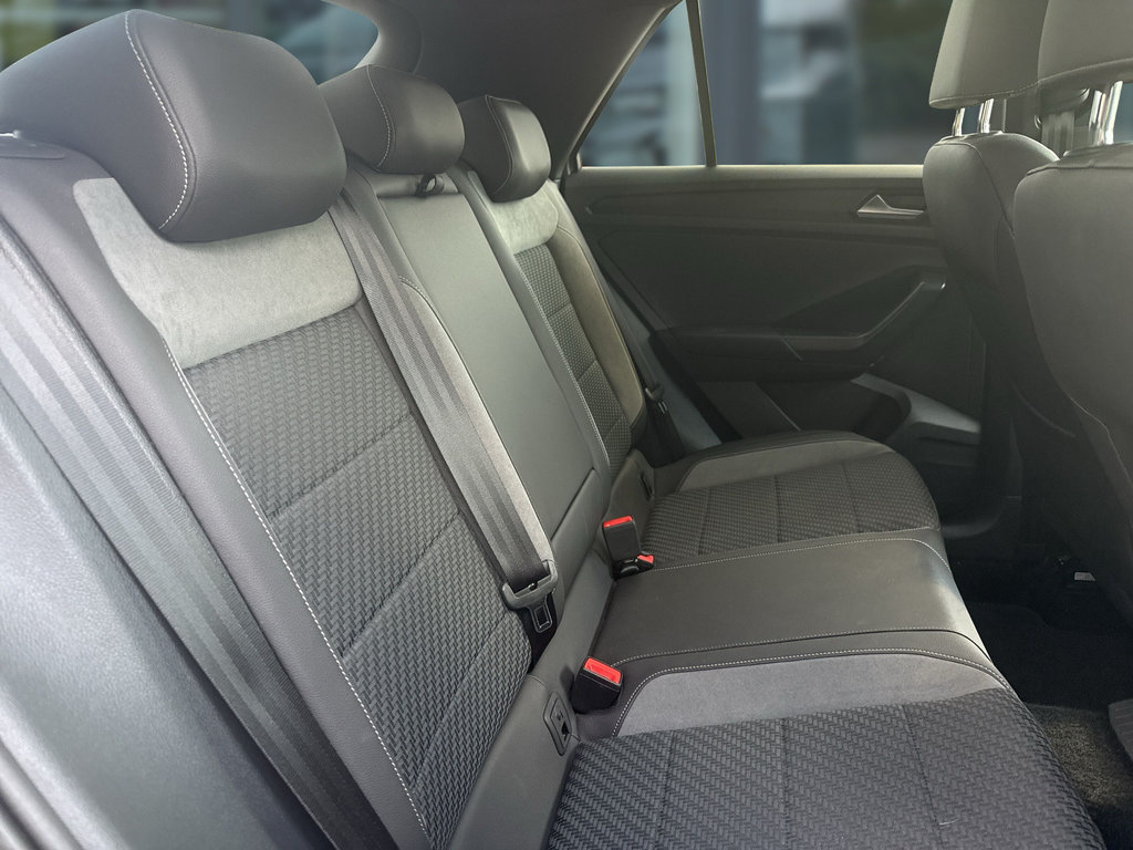 VW T-Roc 1.5 TSI Sport VW T-Roc 1.5 TSI Sport