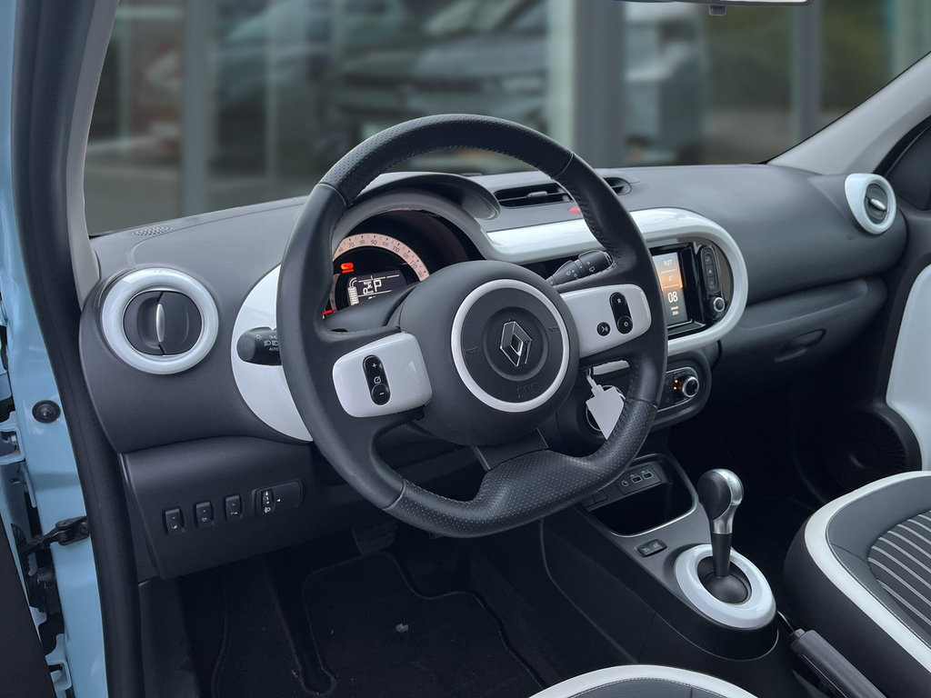 RENAULT Twingo E-Tech Techno RF-Kamera
