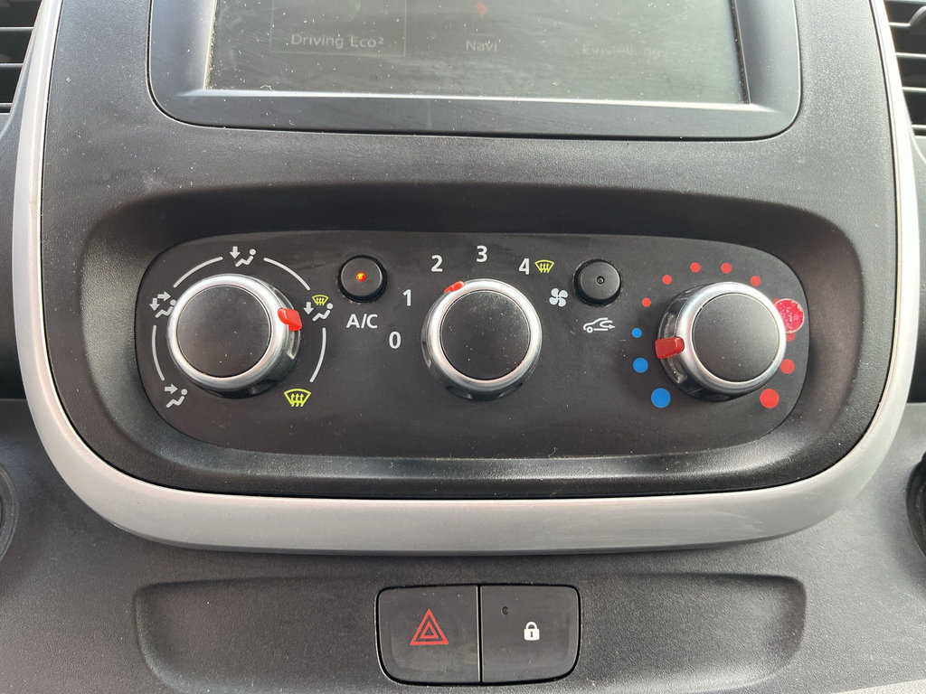 RENAULT Trafic Komfort L1H1 2,8t Dci 120 RF-Kamera, AHK RENAULT Trafic Komfort L1H1 2,8t Dci 120 RF-Kamera, AHK