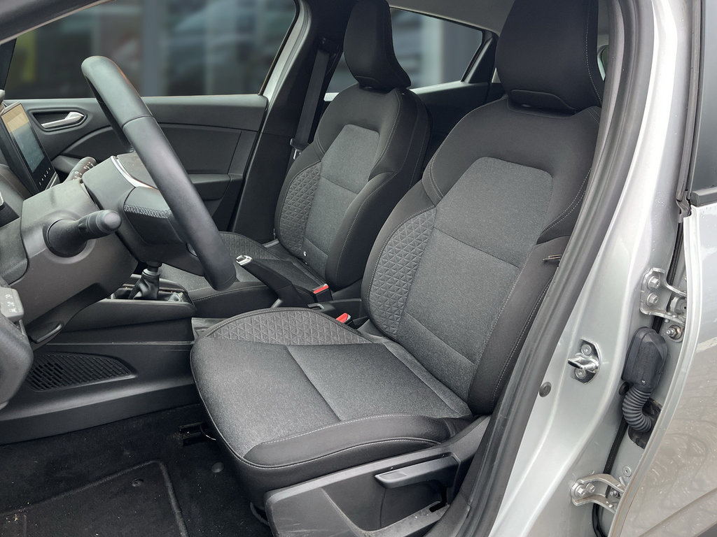 RENAULT Clio Equilibre TCe 90 LED, abn. AHK. RENAULT Clio Equilibre TCe 90 LED, abn. AHK.