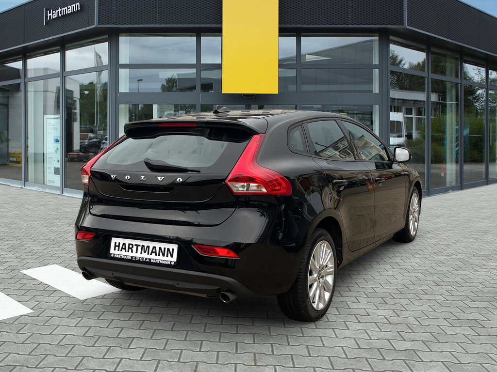 VOLVO V40 T3 1.5 Momentum 40 VOLVO V40 T3 1.5 Momentum 40