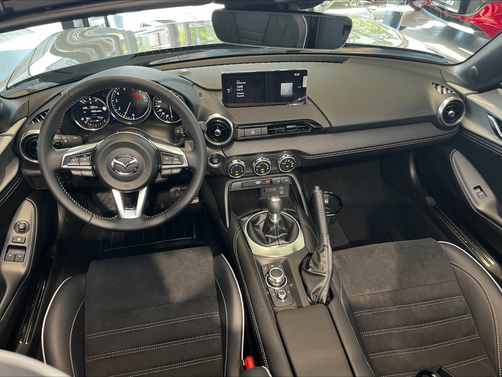 MAZDA MX-5 1.5L SKYACTIV-G 132 6MT RWD Homura MAZDA MX-5 1.5L SKYACTIV-G 132 6MT RWD Homura