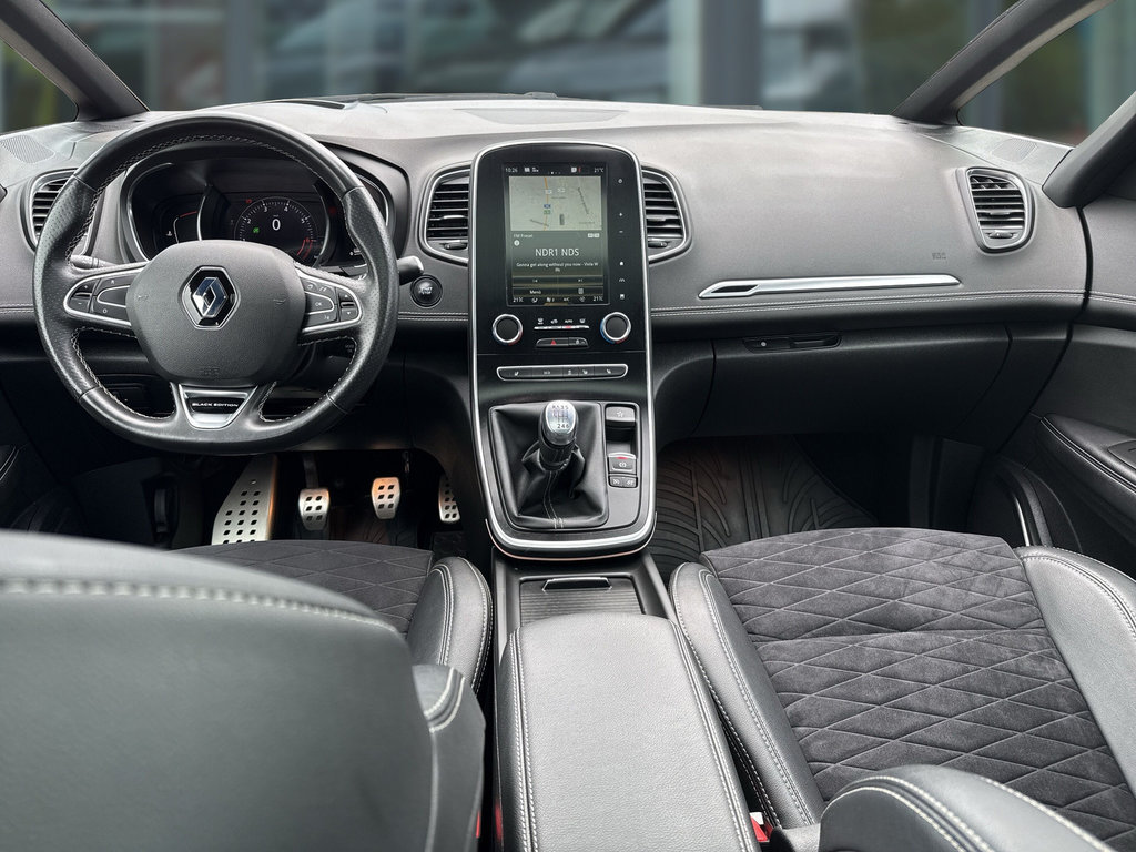 RENAULT Scenic IV BLACK Edition TCe 160 GPF RENAULT Scenic IV BLACK Edition TCe 160 GPF