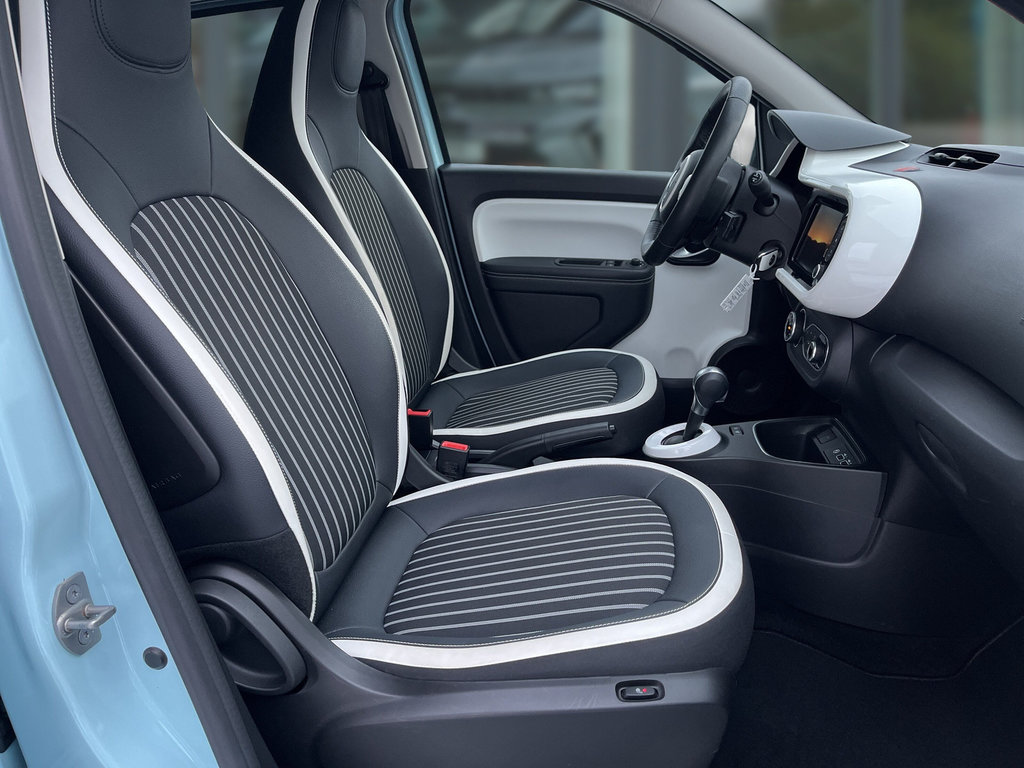 RENAULT Twingo E-Tech Techno RF-Kamera
