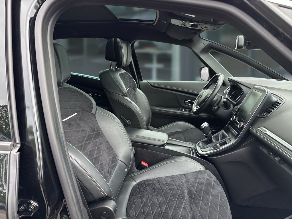 RENAULT Scenic IV BLACK Edition TCe 160 GPF RENAULT Scenic IV BLACK Edition TCe 160 GPF
