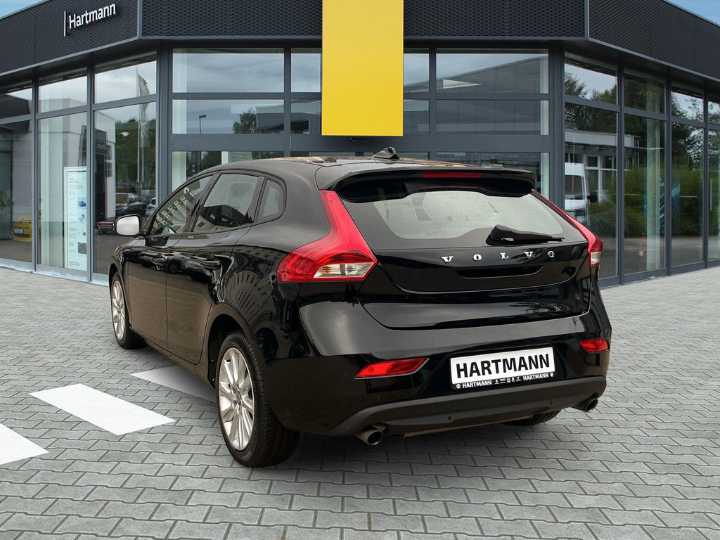 VOLVO V40 T3 1.5 Momentum 40 VOLVO V40 T3 1.5 Momentum 40