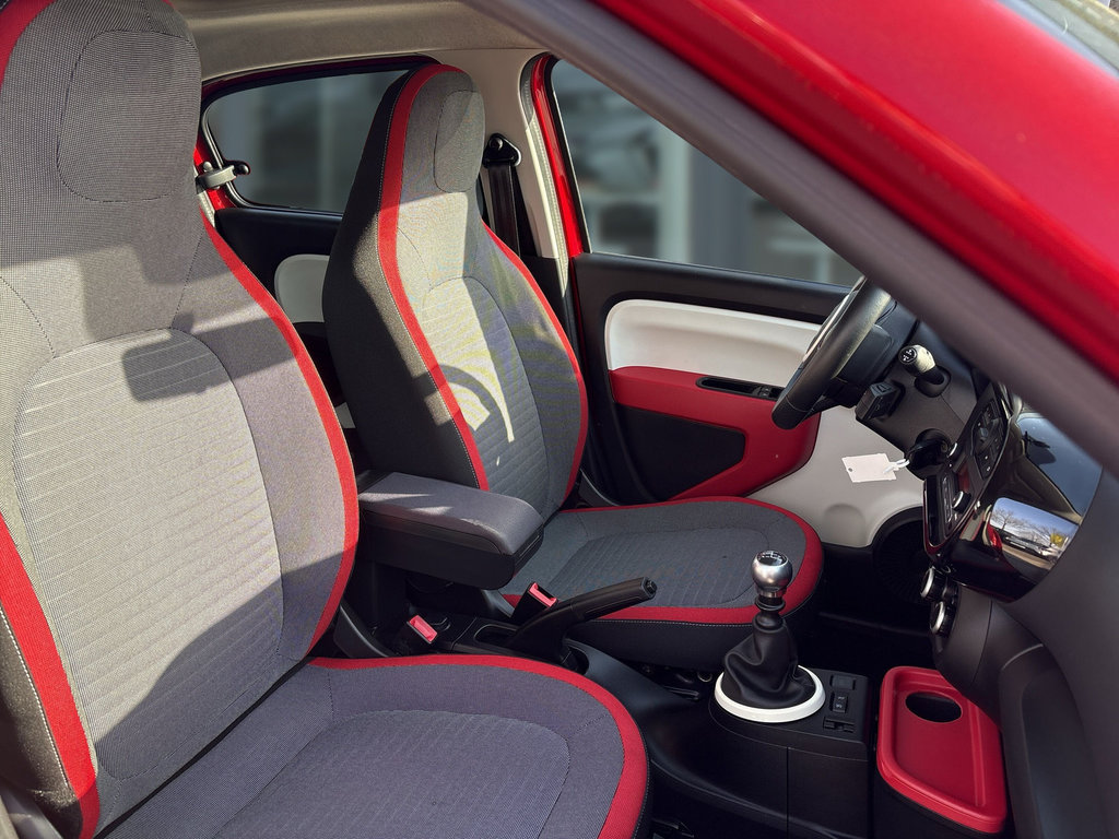 RENAULT Twingo Dynamique ENERGY TCe 90 E6 RENAULT Twingo Dynamique ENERGY TCe 90 E6