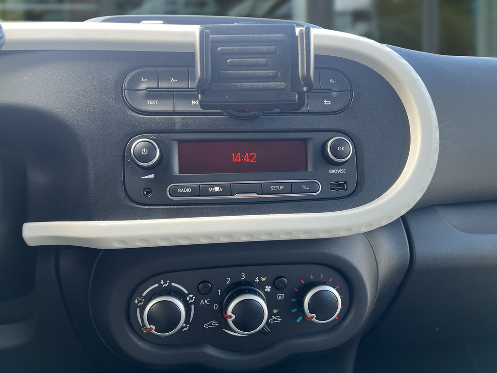 RENAULT Twingo LIMITED SCe 75 Klima+Radio RENAULT Twingo LIMITED SCe 75 Klima+Radio