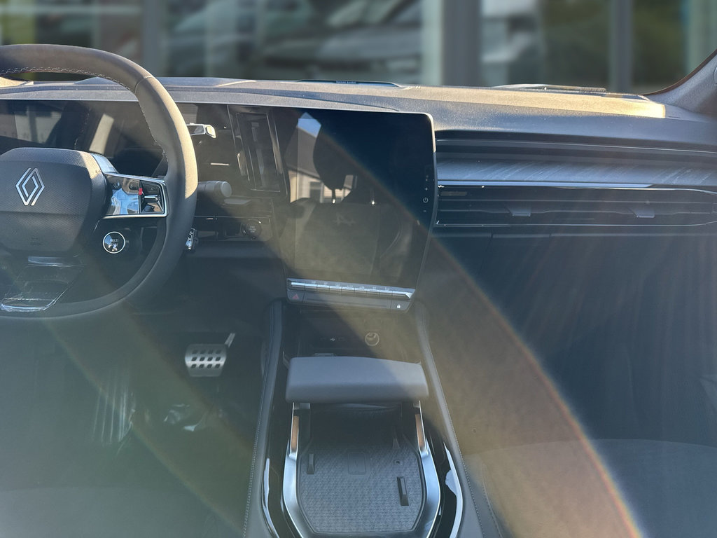 RENAULT Rafale Atelier Alpine E-Tech Plug-in Hybrid 300 RENAULT Rafale Atelier Alpine E-Tech Plug-in Hybrid 300