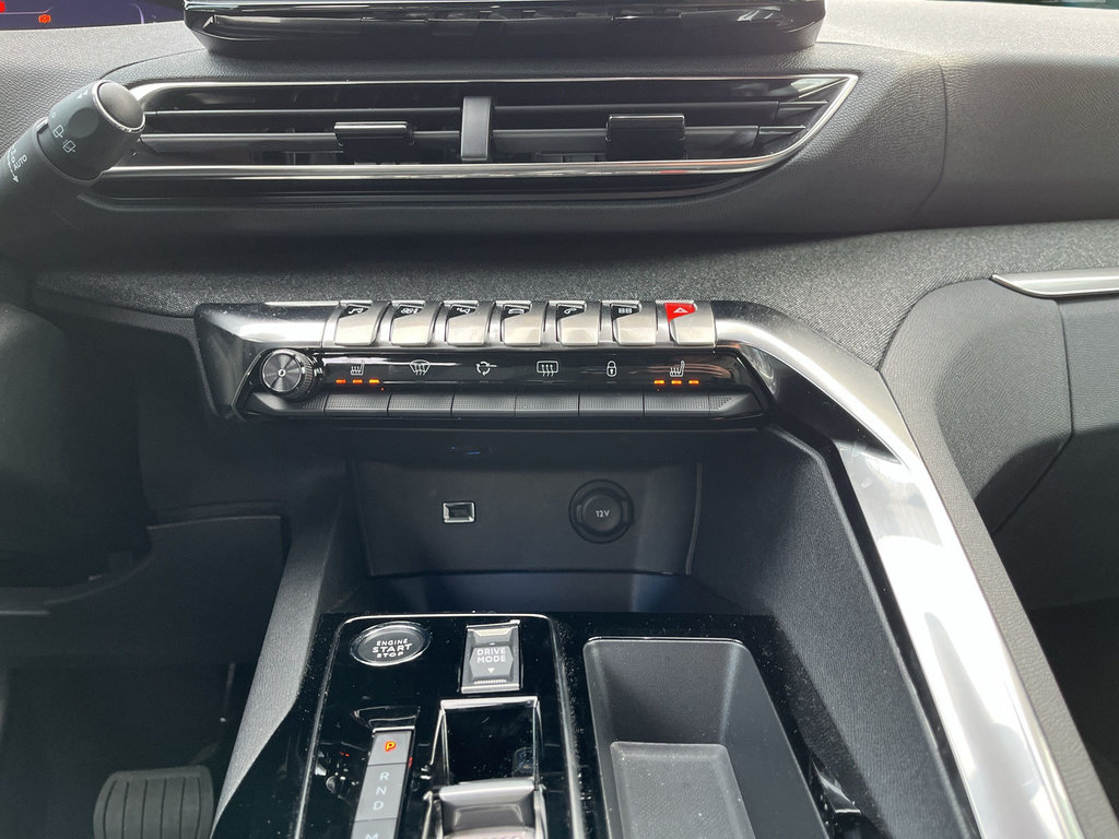 PEUGEOT 5008 1.2 PureTech 130 Allure Pack 7-Sitze, LED