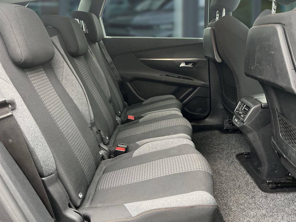PEUGEOT 5008 1.5 BlueHDi 130 Active Pack 7-Sitzer; LED