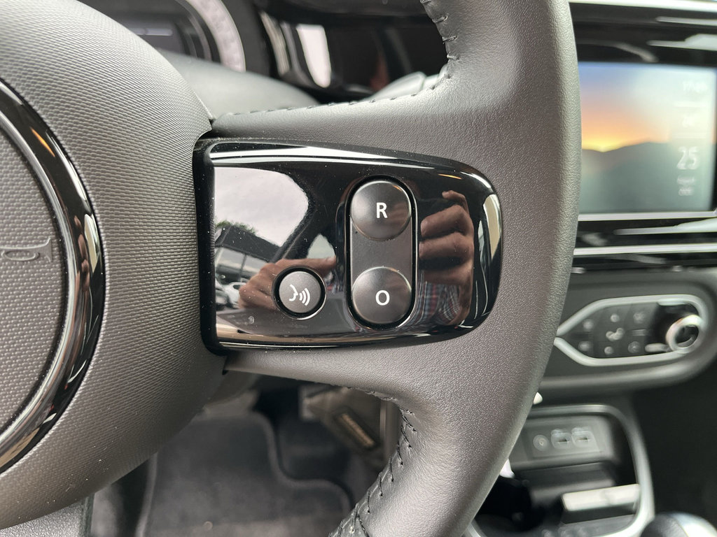 RENAULT Twingo E-Tech Techno Urban Night RF-Kamera