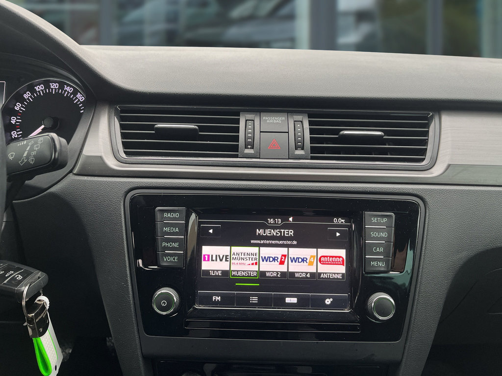 SKODA Rapid 1.2 TSI Spaceback "Joy " Smart-Link, Xenon