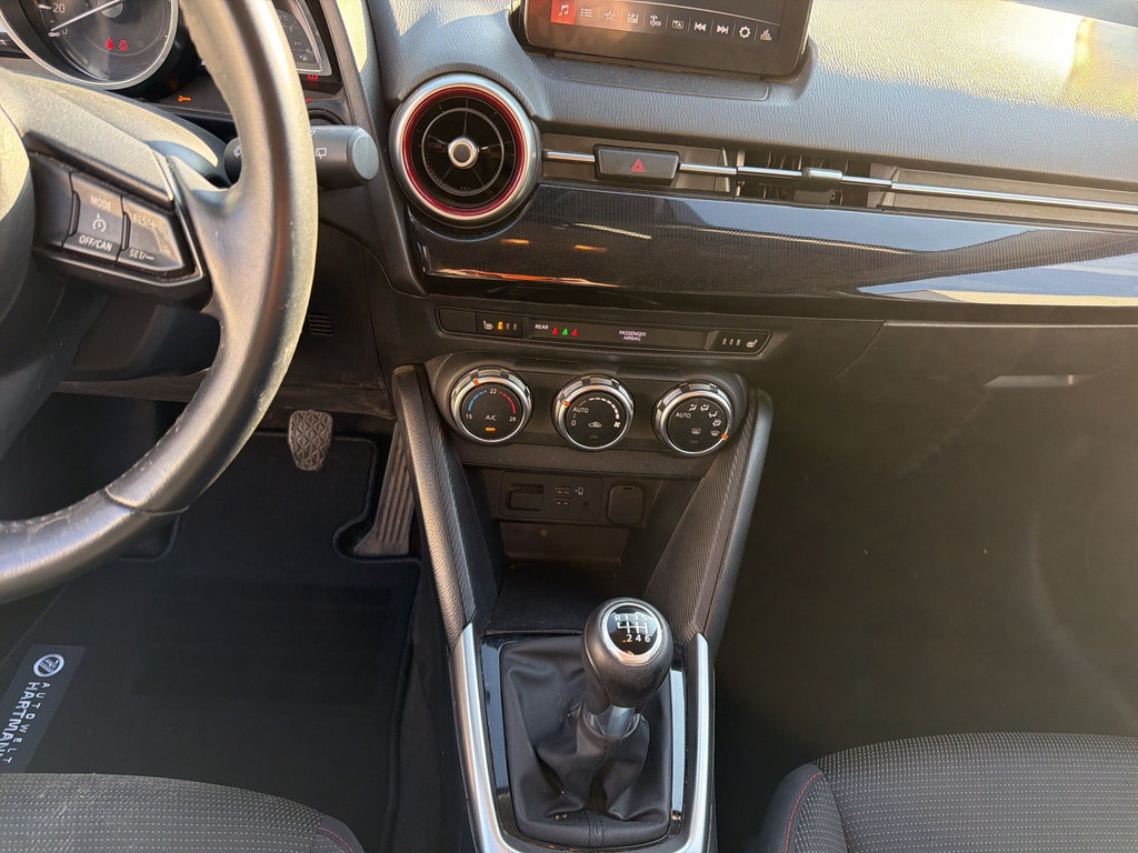 MAZDA 2 1.5 SKYACTIV-G 90 M-Hybrid Homura RF-Kamera,