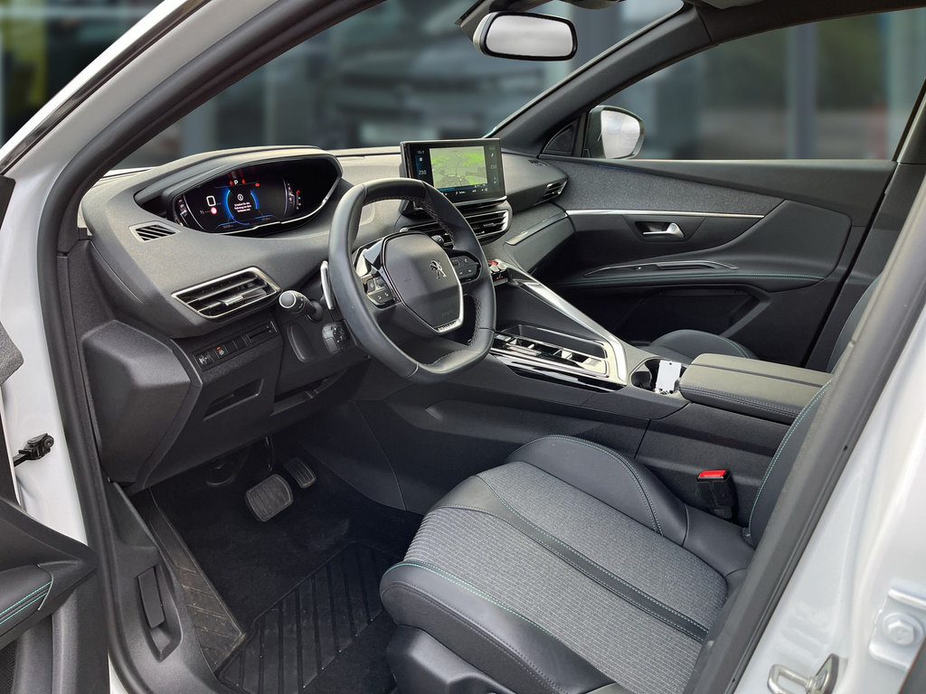 PEUGEOT 5008 1.2 PureTech 130 Allure Pack 7-Sitze, LED