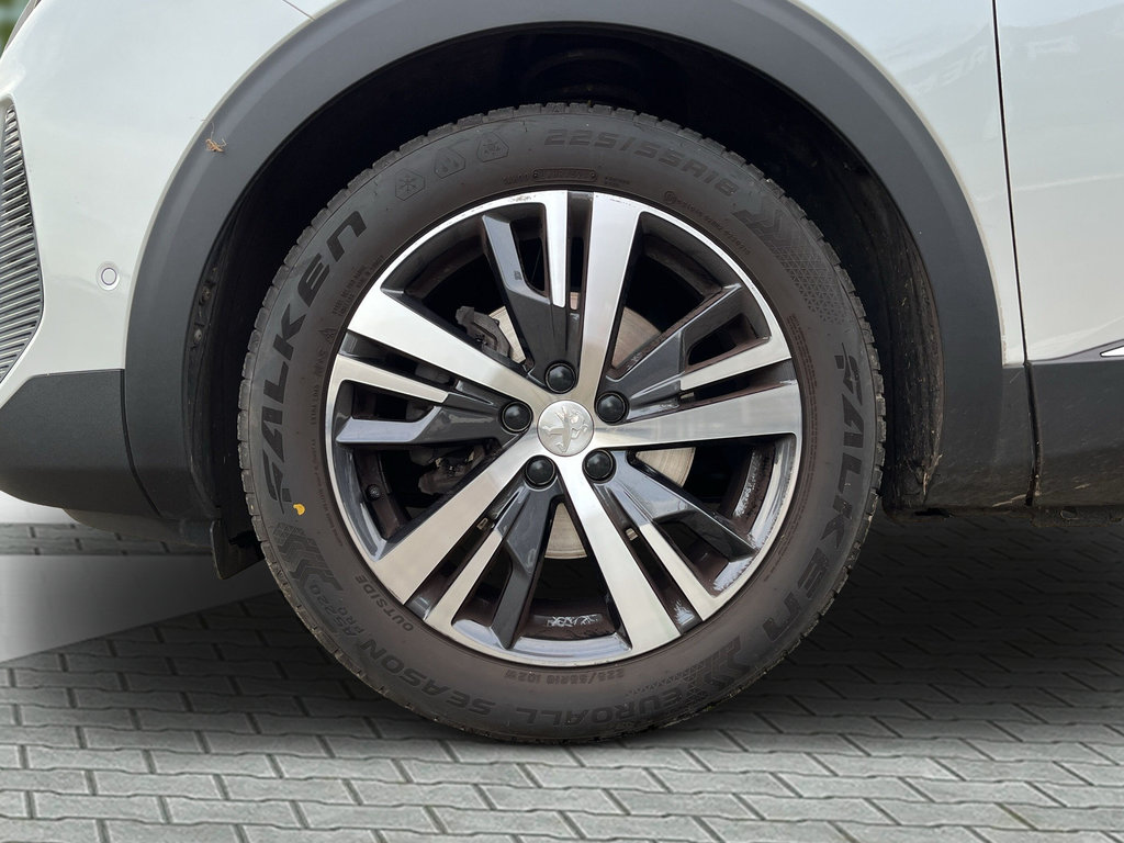 PEUGEOT 5008 1.2 PureTech 130 Allure Pack 7-Sitze, LED