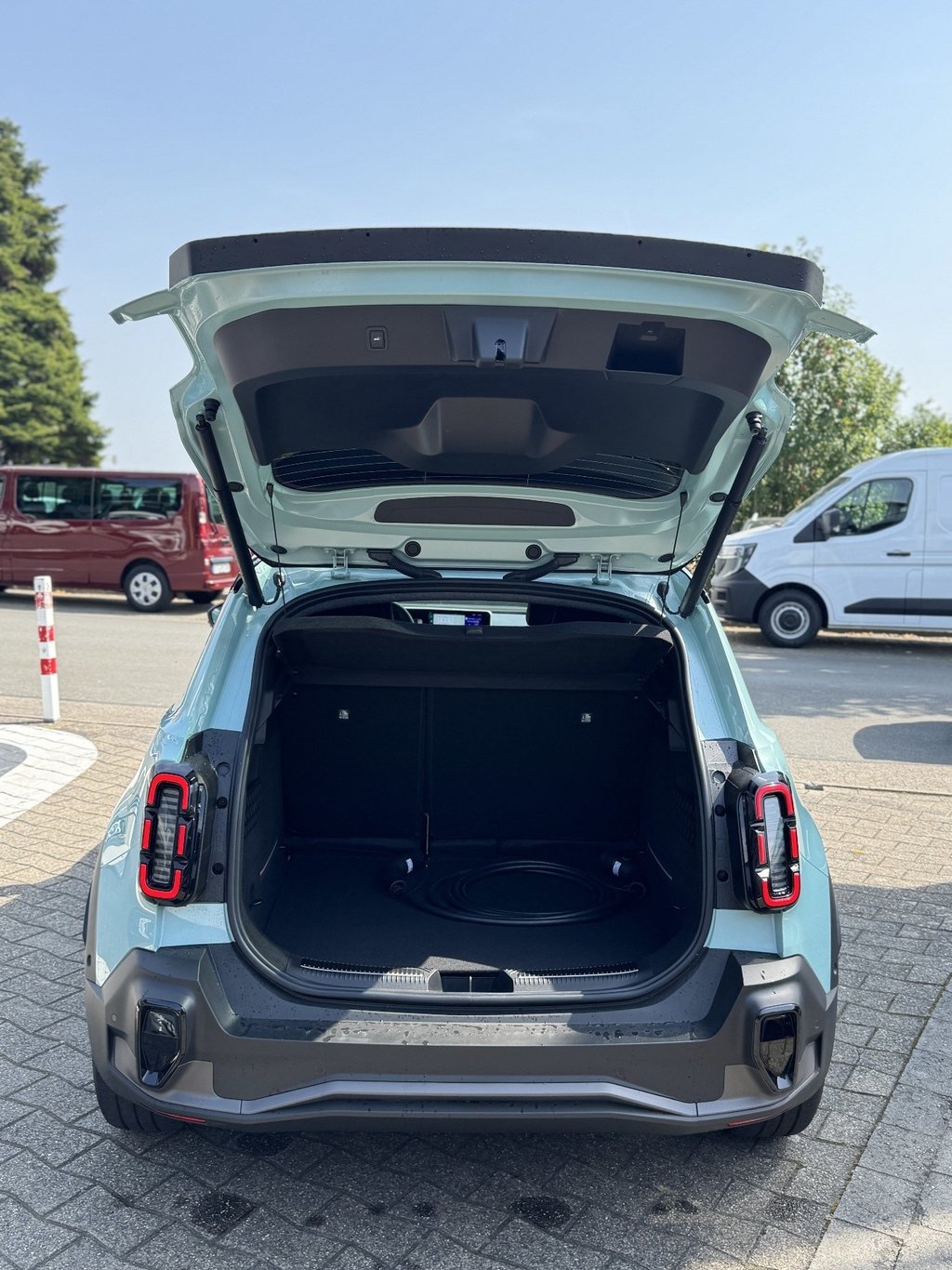 RENAULT R 4 E-Tech Iconic 150 Comfort Range