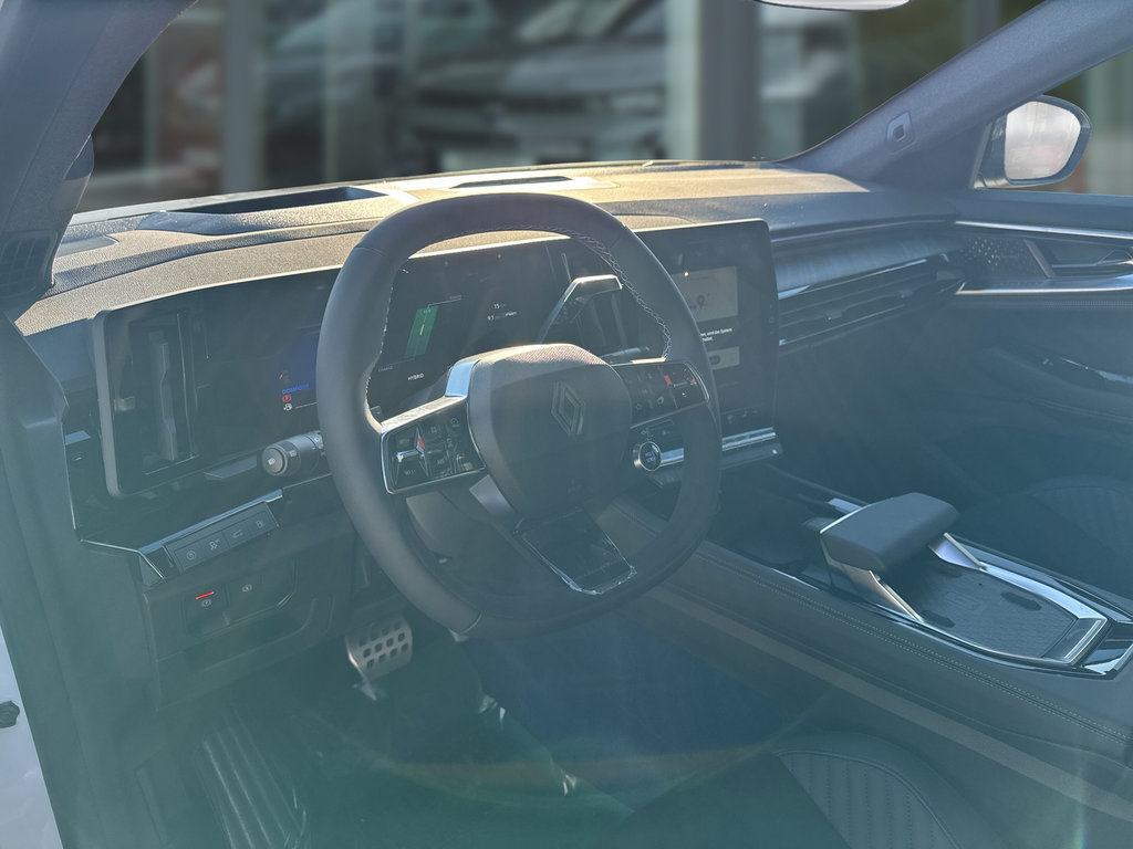 RENAULT Rafale Atelier Alpine E-Tech Plug-in Hybrid 300 RENAULT Rafale Atelier Alpine E-Tech Plug-in Hybrid 300