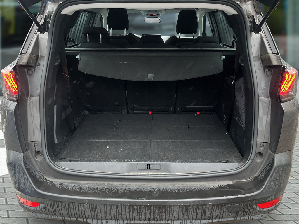PEUGEOT 5008 1.5 BlueHDi 130 Active Pack 7-Sitzer; LED