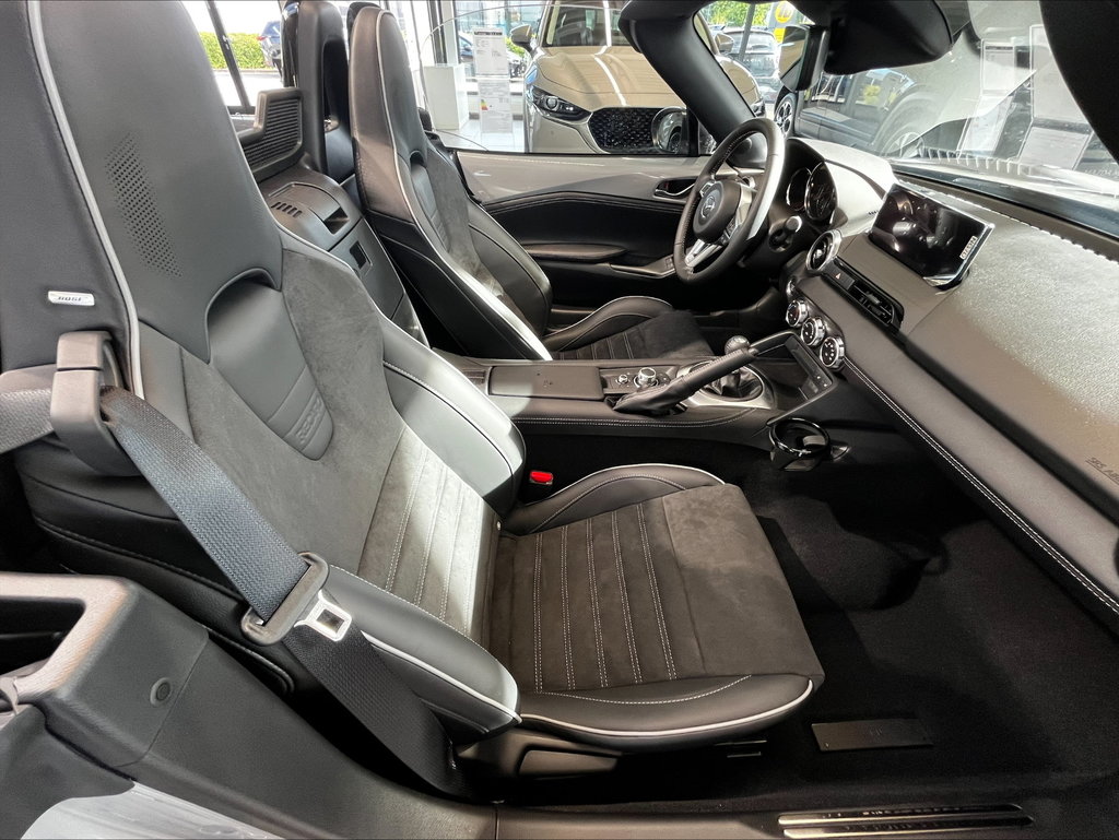 MAZDA MX-5 1.5L SKYACTIV-G 132 6MT RWD Homura MAZDA MX-5 1.5L SKYACTIV-G 132 6MT RWD Homura