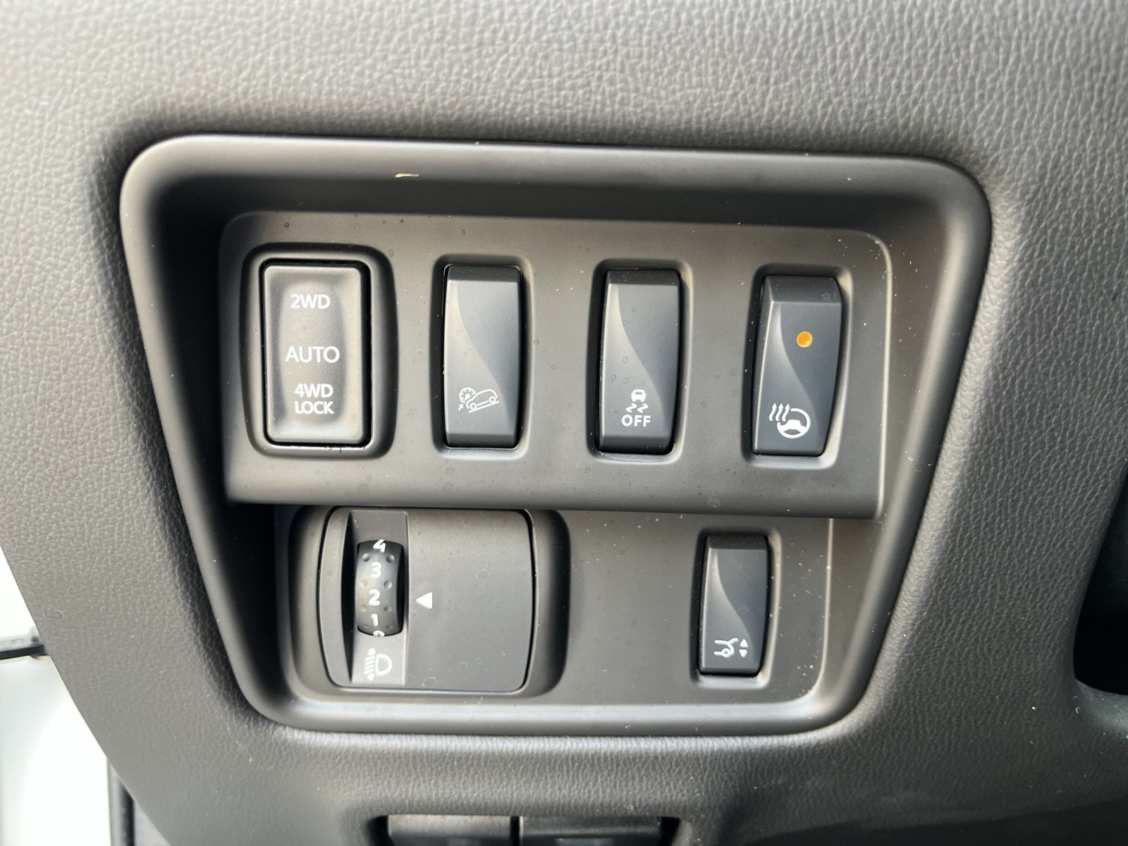 RENAULT Koleos Initiale dCi 185 4WD Bose, Winter-Pak. RENAULT Koleos Initiale dCi 185 4WD Bose, Winter-Pak.