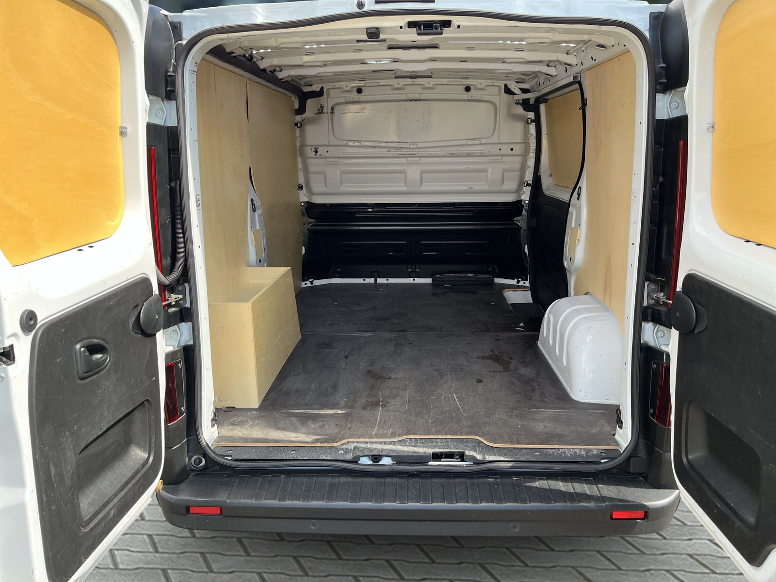 RENAULT Trafic Komfort L1H1 3,0t Blue dCi 130 Klima,LED RENAULT Trafic Komfort L1H1 3,0t Blue dCi 130 Klima,LED