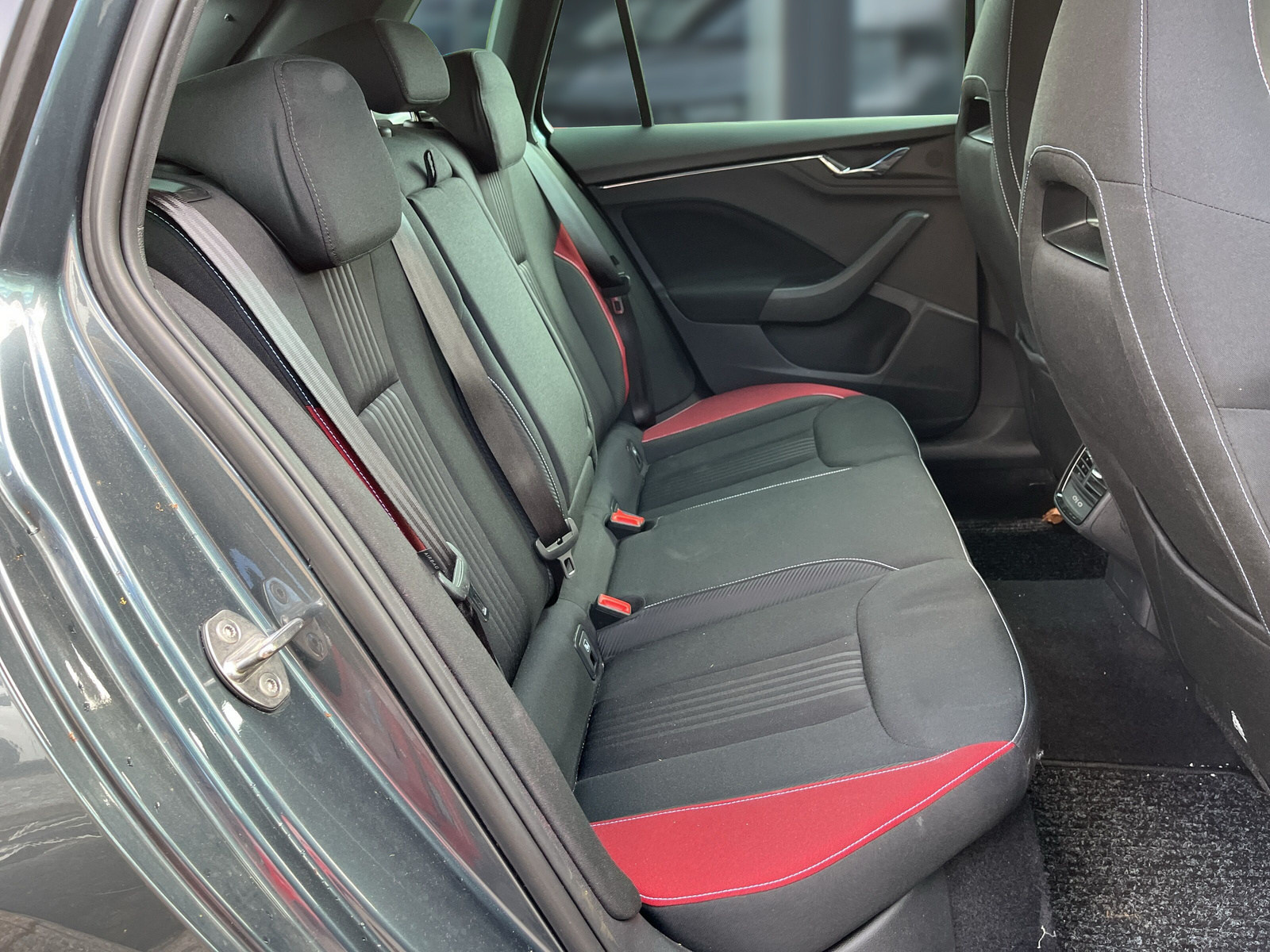 SKODA Kamiq 1.5 TSI Monte Carlo AHK,Amundsen,RF-Kamera SKODA Kamiq 1.5 TSI Monte Carlo AHK,Amundsen,RF-Kamera