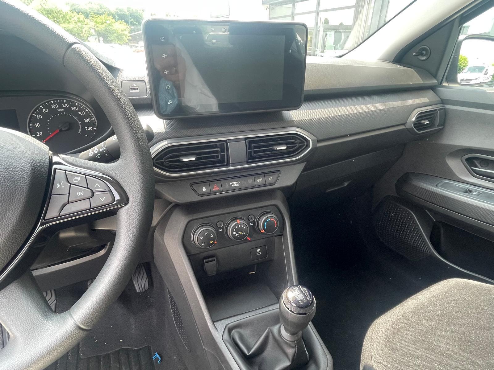 DACIA Sandero Essential TCe 90 DACIA Sandero Essential TCe 90