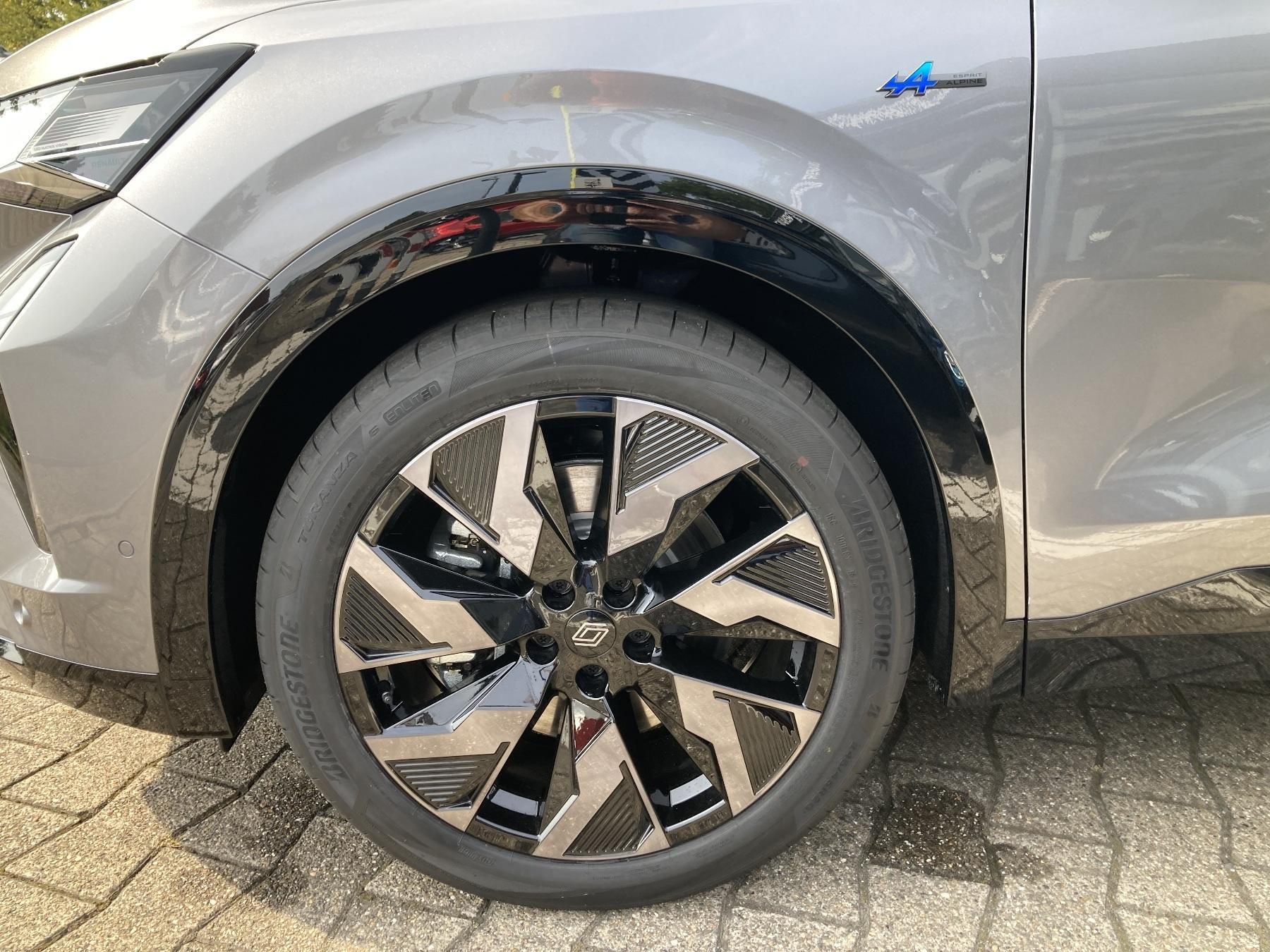 RENAULT Rafale Esprit Alpine E-Tech Full Hybrid 200 RENAULT Rafale Esprit Alpine E-Tech Full Hybrid 200