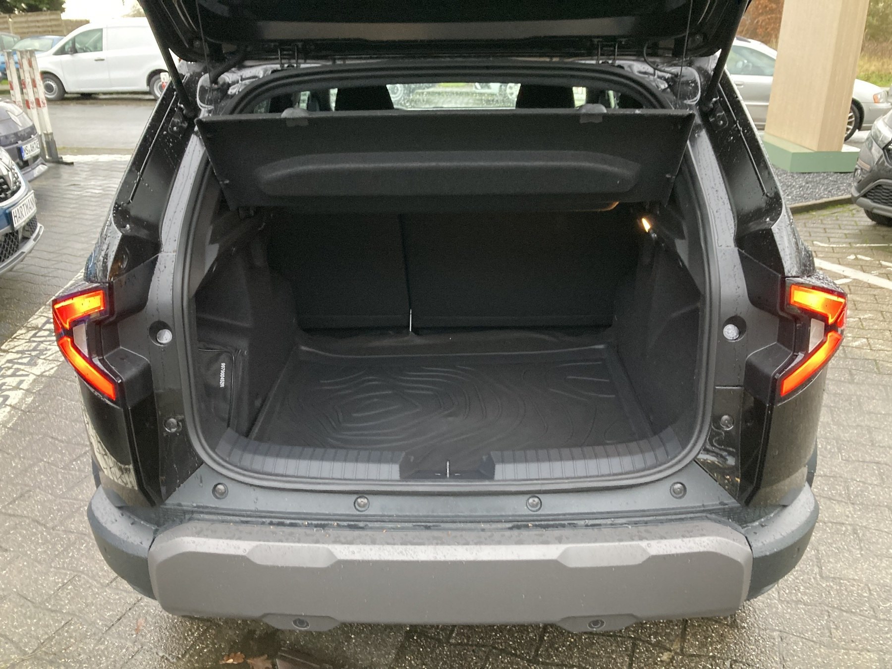 DACIA Duster Extreme TCe 130 4x4 AHK+GJR DACIA Duster Extreme TCe 130 4x4 AHK+GJR