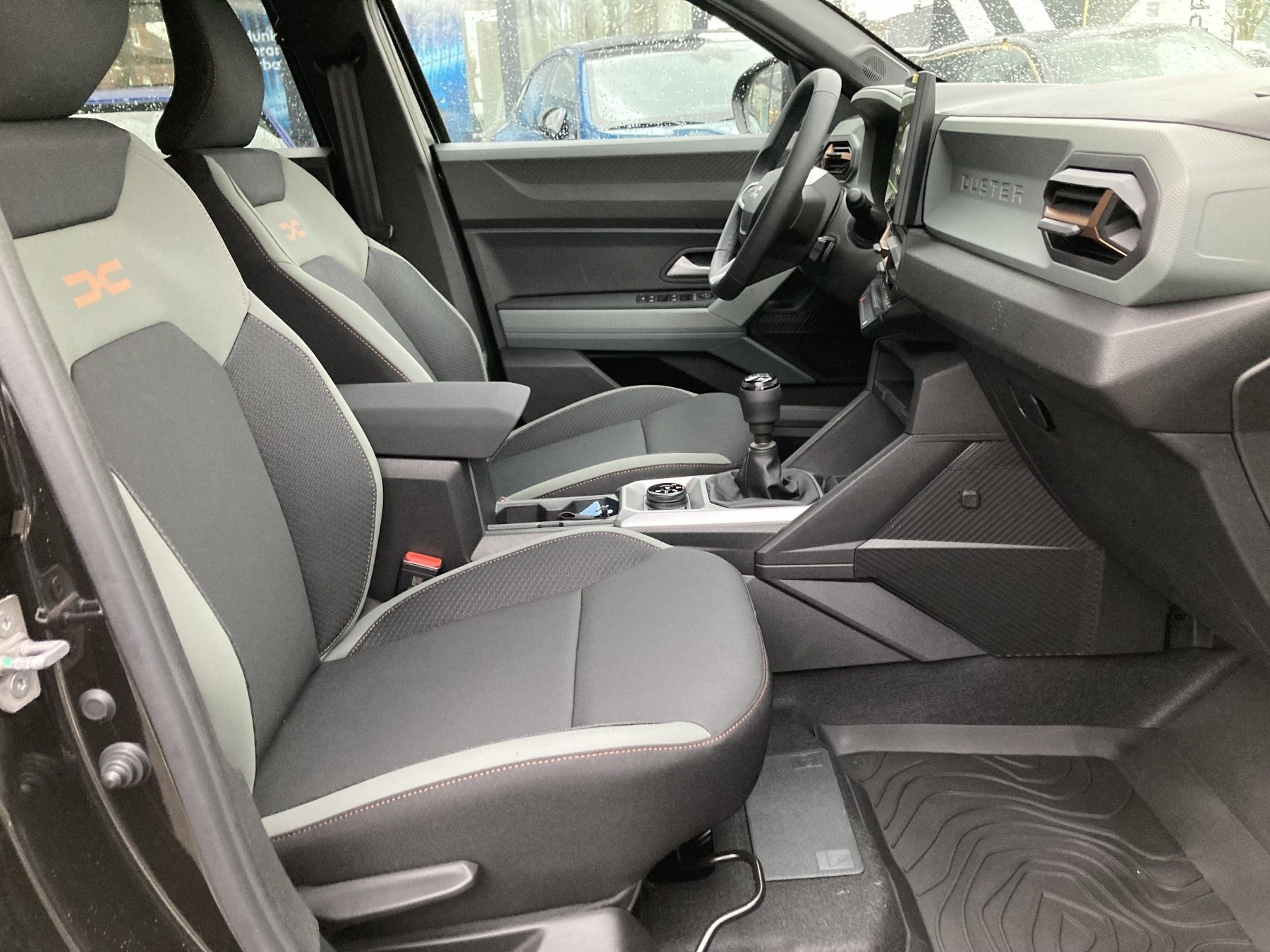 DACIA Duster Extreme TCe 130 4x4 AHK+GJR DACIA Duster Extreme TCe 130 4x4 AHK+GJR