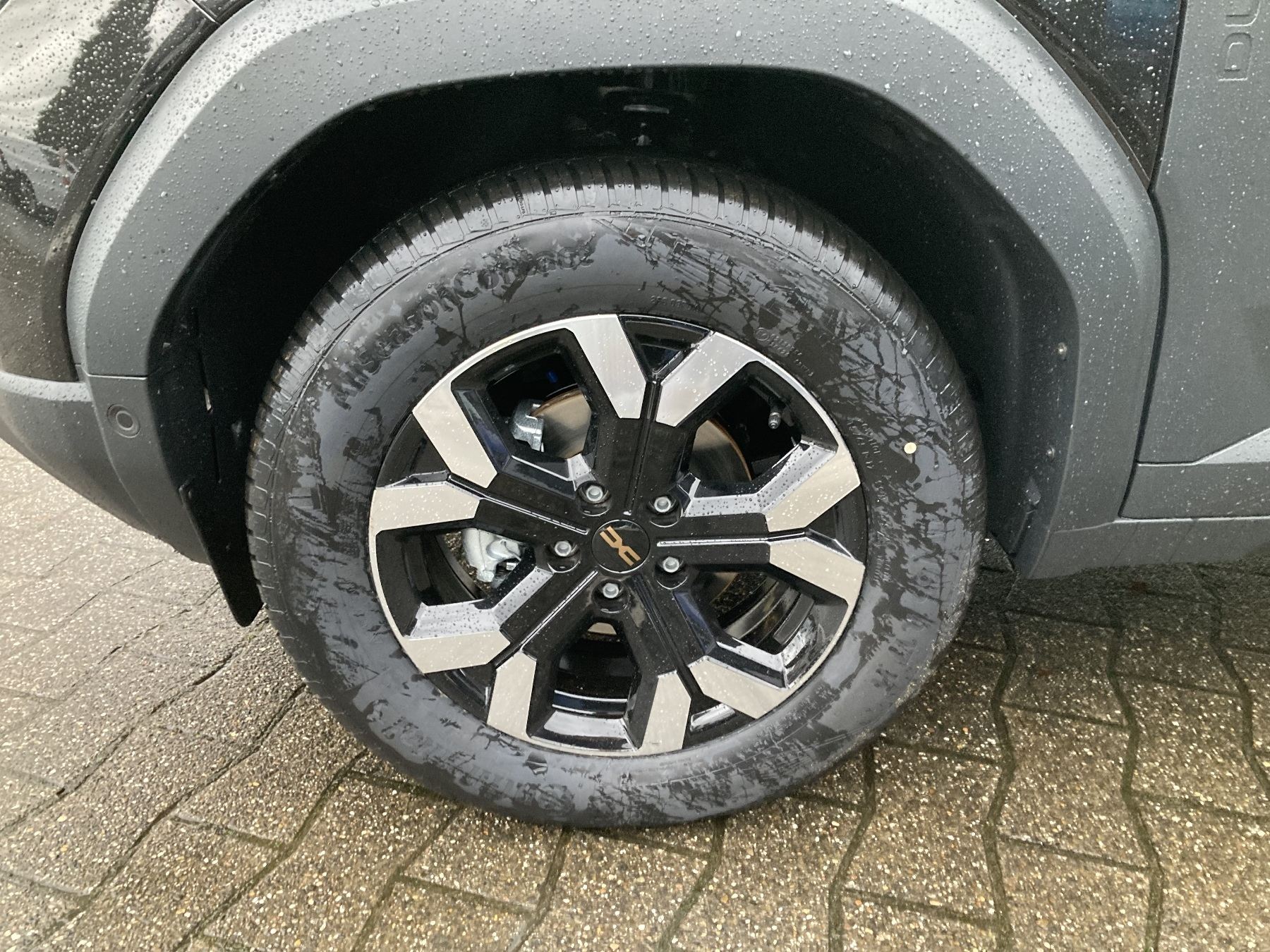 DACIA Duster Extreme TCe 130 4x4 AHK+GJR DACIA Duster Extreme TCe 130 4x4 AHK+GJR