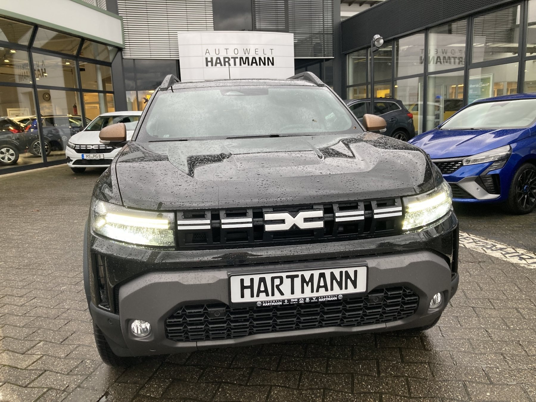 DACIA Duster Extreme TCe 130 4x4 AHK+GJR DACIA Duster Extreme TCe 130 4x4 AHK+GJR