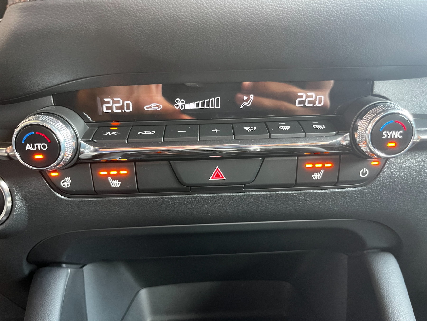 MAZDA 3 2.0L e-SKYACTIV X 186p 6AT Exclusive-line MAZDA 3 2.0L e-SKYACTIV X 186p 6AT Exclusive-line