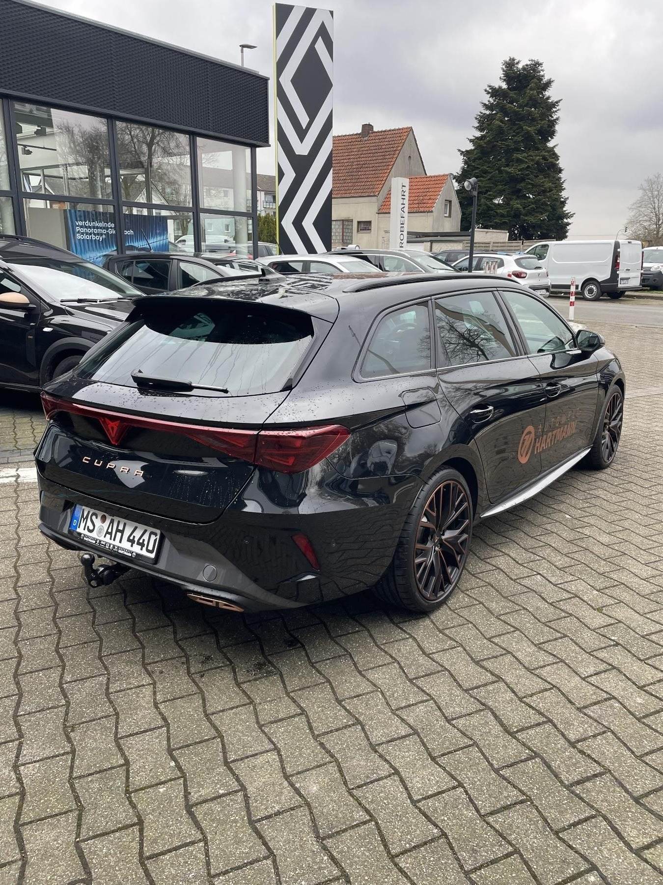 CUPRA Leon Sportstourer 1.5 TSI 110 kW CUPRA Leon Sportstourer 1.5 TSI 110 kW
