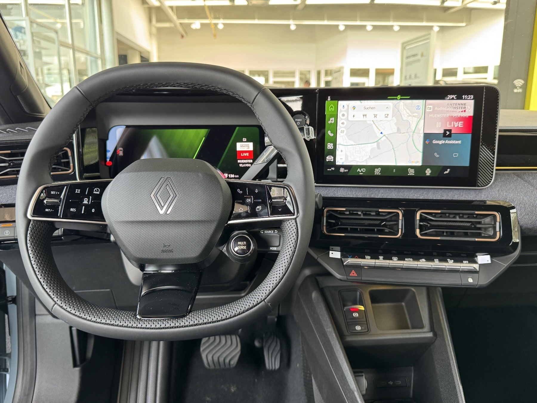 RENAULT R 4 E-Tech Techno 150 Comfort Range RENAULT R 4 E-Tech Techno 150 Comfort Range