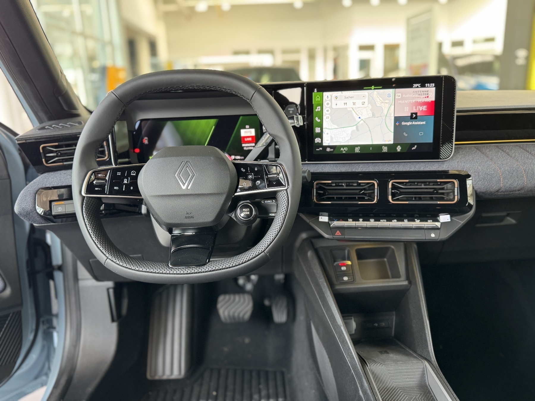 RENAULT R 4 E-Tech Techno 150 Comfort Range RENAULT R 4 E-Tech Techno 150 Comfort Range