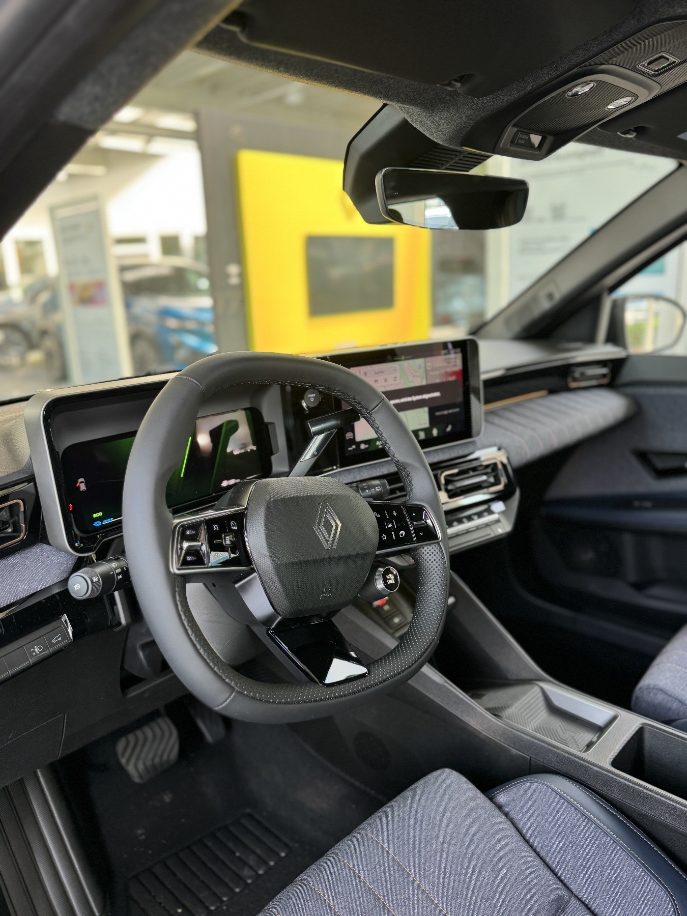 RENAULT R 4 E-Tech Techno 150 Comfort Range RENAULT R 4 E-Tech Techno 150 Comfort Range