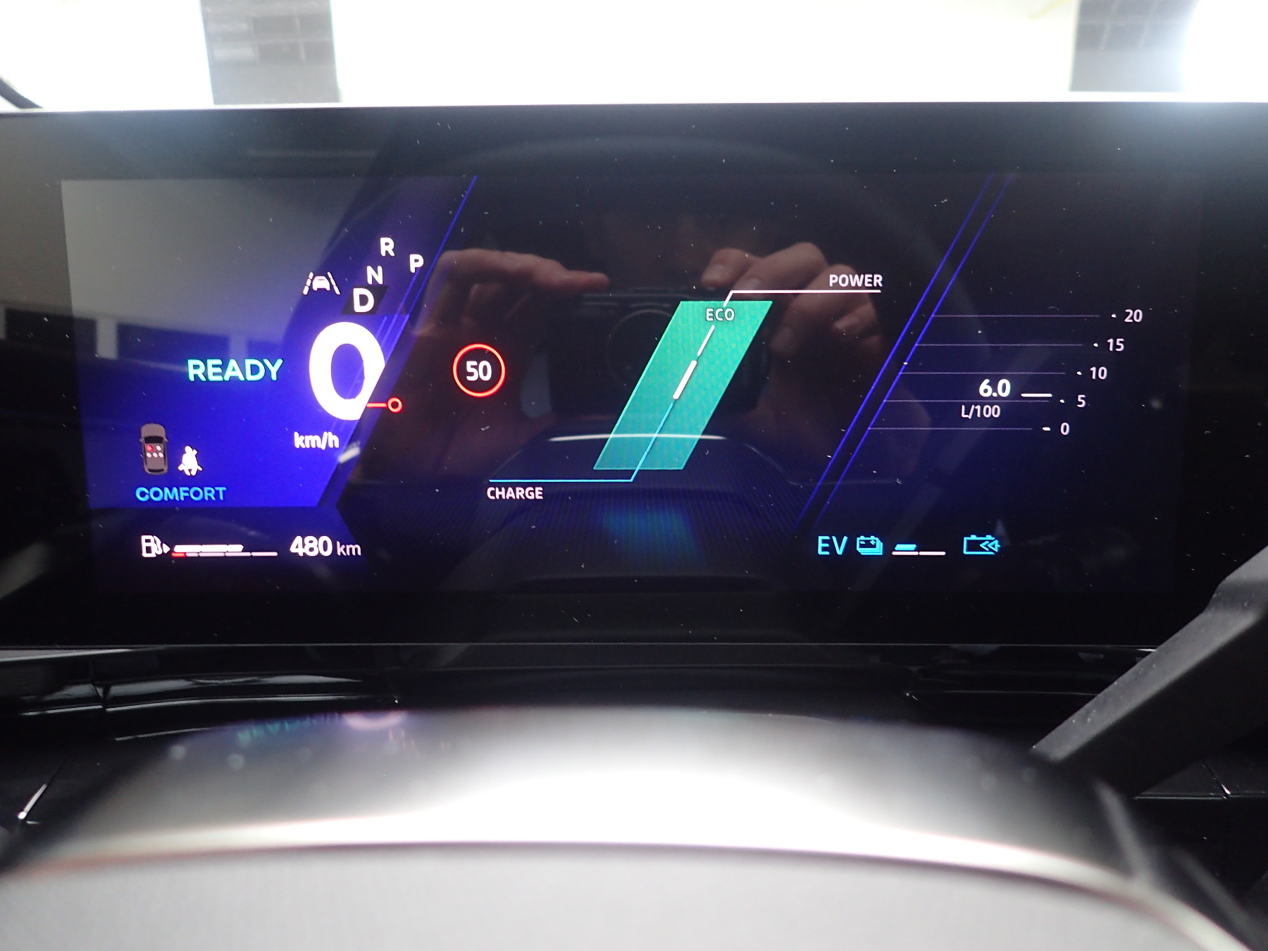 RENAULT Austral Iconic Esprit Alpine E-Tech Full Hybrid RENAULT Austral Iconic Esprit Alpine E-Tech Full Hybrid