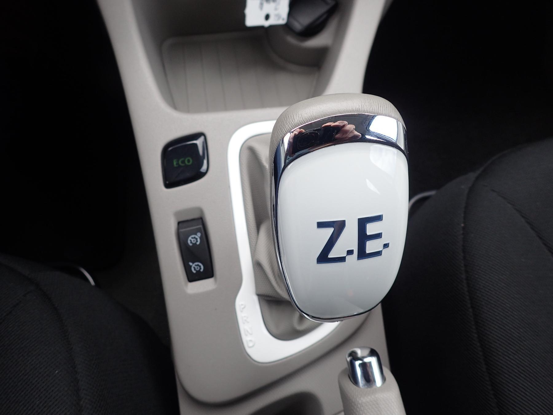 RENAULT ZOE LIFE Batteriekauf Comfort Paket RENAULT ZOE LIFE Batteriekauf Comfort Paket