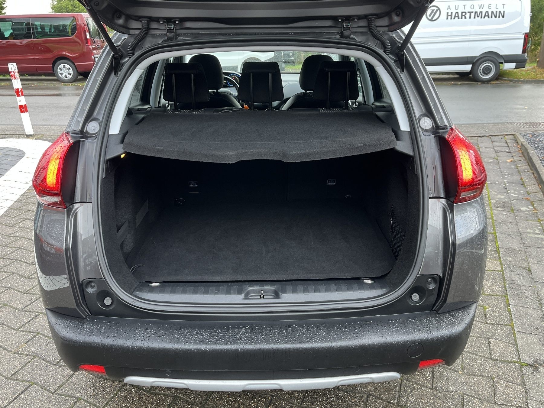 PEUGEOT 3008 1.2 PureTech 130 Allure Sicht-Paket PEUGEOT 3008 1.2 PureTech 130 Allure Sicht-Paket