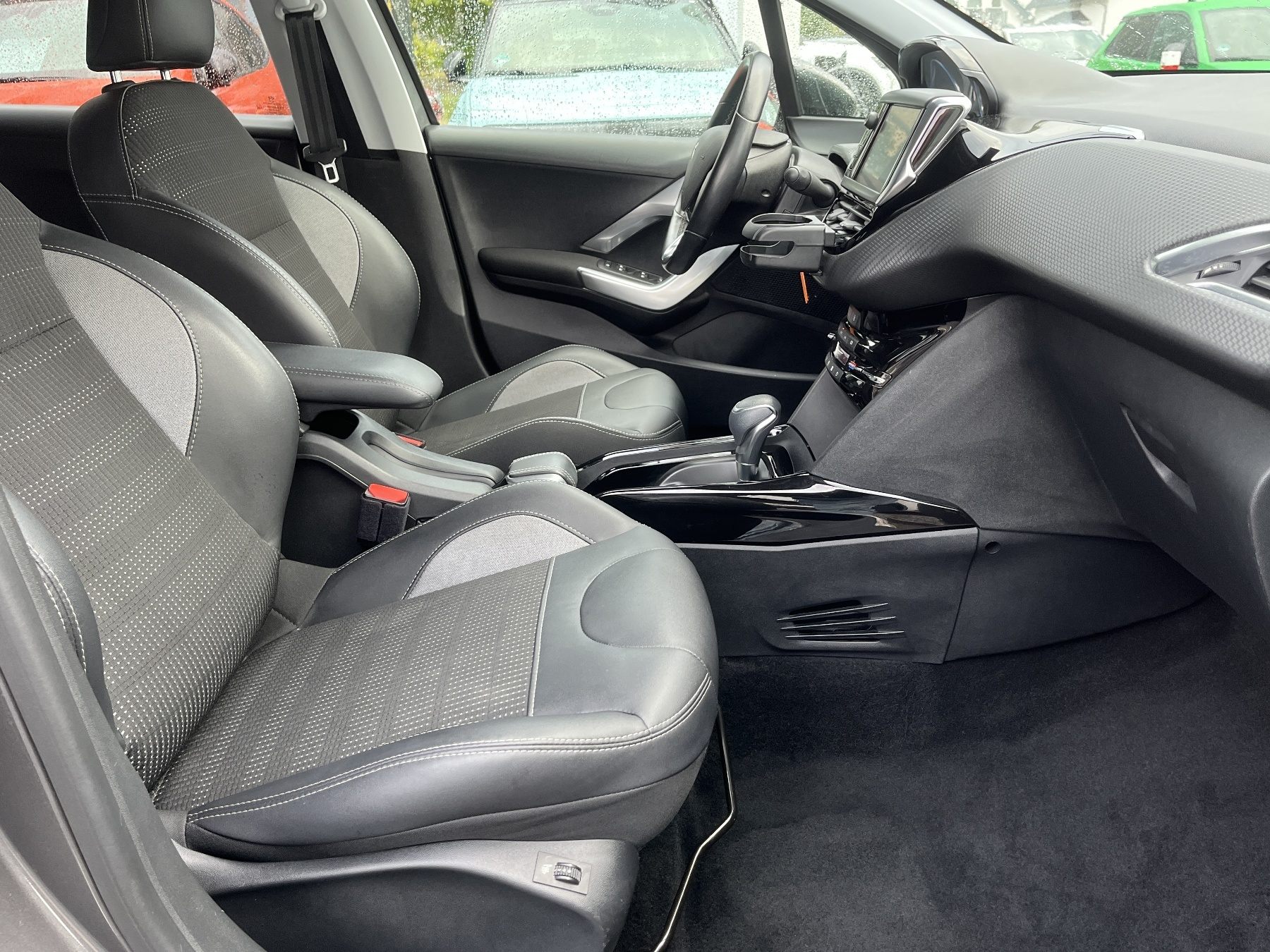 PEUGEOT 3008 1.2 PureTech 130 Allure Sicht-Paket PEUGEOT 3008 1.2 PureTech 130 Allure Sicht-Paket