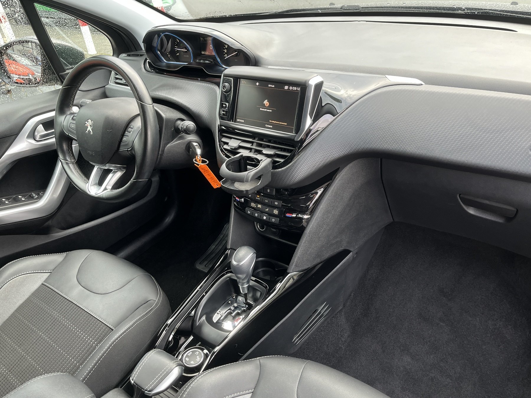 PEUGEOT 3008 1.2 PureTech 130 Allure Sicht-Paket PEUGEOT 3008 1.2 PureTech 130 Allure Sicht-Paket