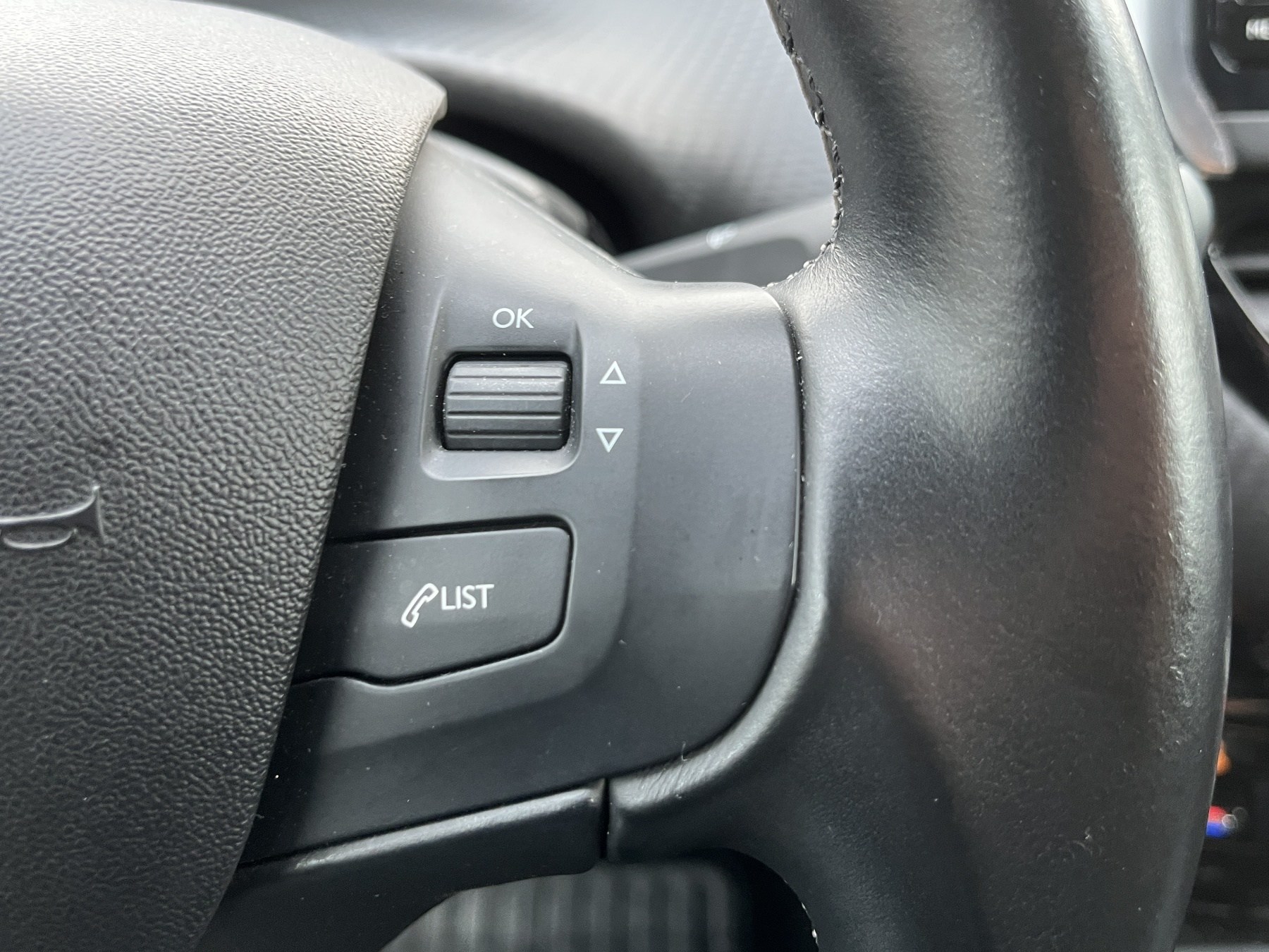 PEUGEOT 3008 1.2 PureTech 130 Allure Sicht-Paket PEUGEOT 3008 1.2 PureTech 130 Allure Sicht-Paket