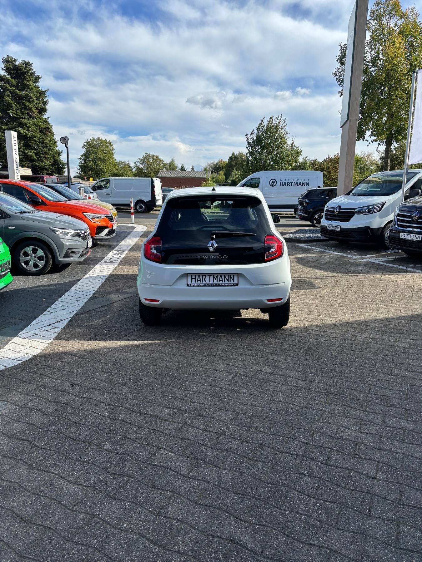 RENAULT Twingo LIMITED SCe 75 Start & Stop Klima+Radio RENAULT Twingo LIMITED SCe 75 Start & Stop Klima+Radio