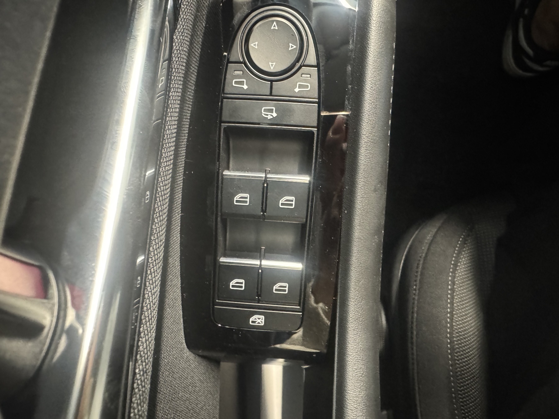 MAZDA CX-30 2.5L e-SKYACTIV G 140ps 6AT Exclusive-line MAZDA CX-30 2.5L e-SKYACTIV G 140ps 6AT Exclusive-line